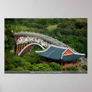 Brücke und koreanisches Haus auf der Insel Chesu Poster