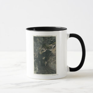 Brücke unter Balancen-Felsen-Ansicht Tasse