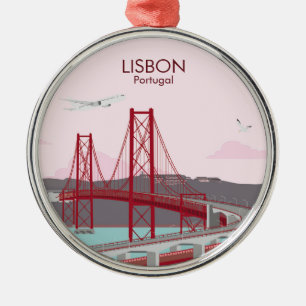 Brücke von Lissabon über den Fluss Tagus im Vintag Ornament Aus Metall