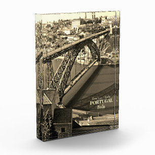 Brücke von Porto über den Douro-Fluss, Portugal, S Fotoblock