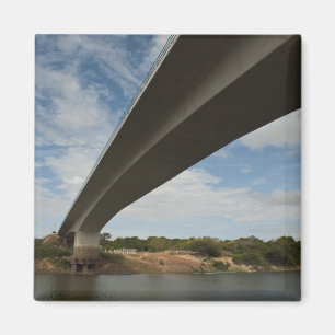 Brücke zwischen Guyana und Brasilien über den Taku Magnet