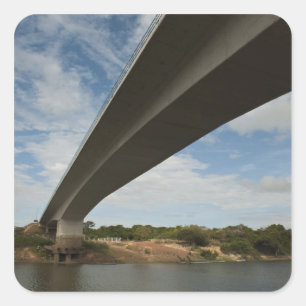 Brücke zwischen Guyana und Brasilien über den Taku Quadratischer Aufkleber