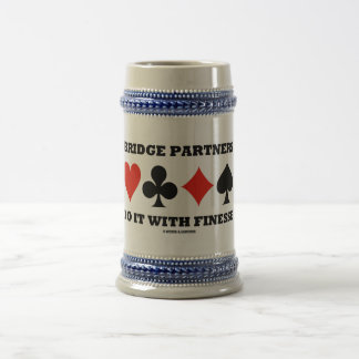 Brücken-Partner tun es mit Finesse (Karten-Anzüge) Bierglas