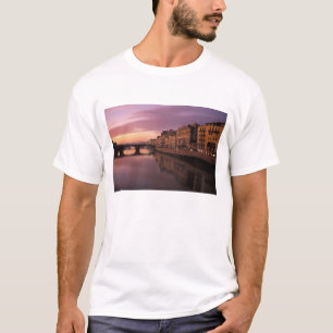 Brücken über den Arno-Fluss bei Sonnenuntergang, T-Shirt