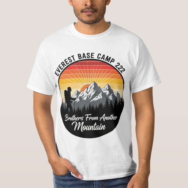 Brüder aus einem anderen Berg Everest Wandern T-Shirt (Vorderseite)