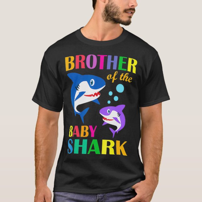 Bruder des Baby Birthday Shark Brother Shark C T-Shirt (Vorderseite)
