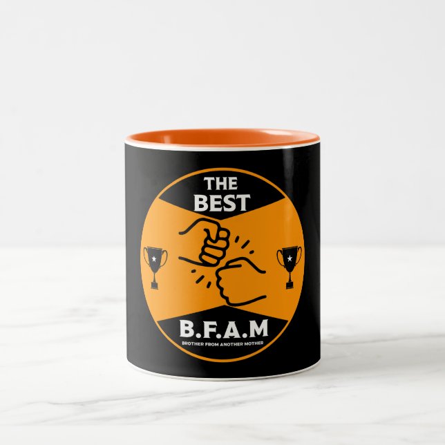 Bruder einer anderen Mutter Zweifarbige Tasse (Mittel)