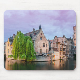 Brügge Altstadt und Belfischer Turm Mousepad