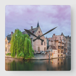 Brügge Altstadt und Belfischer Turm Quadratische Wanduhr