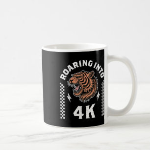 Brüllend in 4k Brüllender Tiger Zurück zur Schule Kaffeetasse