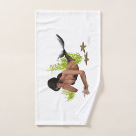 Brünette Meerjungfrau mit Starfish Handtuch