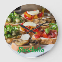 Bruschetta Antipasti mit Bohnen und Arugula,