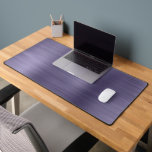 Brush Metallic Lila Schreibtischunterlage<br><div class="desc">Brush Metallic Lila Desk Mat</div>