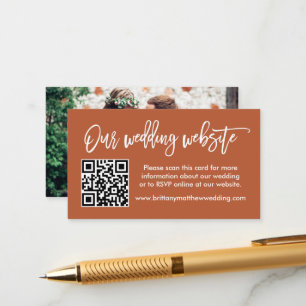 Brush Script Wedding Website QR Foto Terracotta Begleitkarte