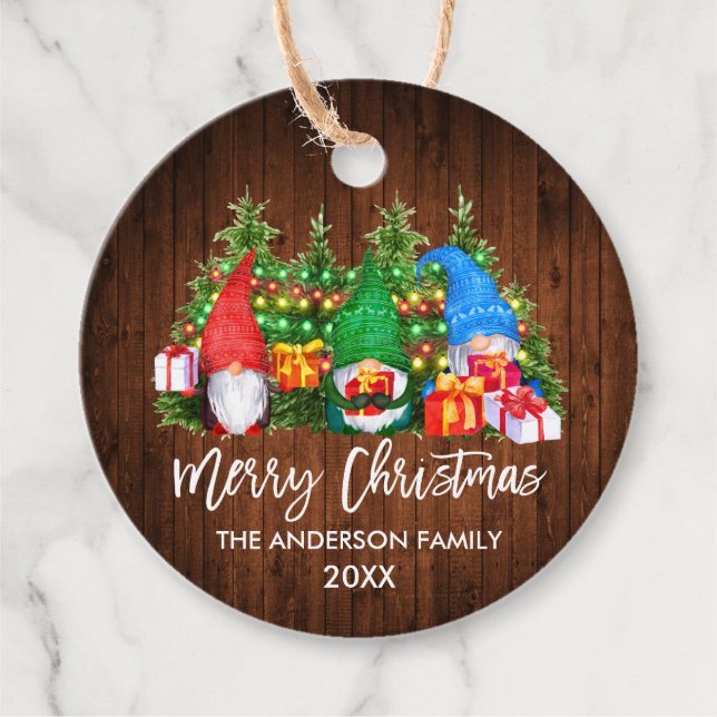 Brush Script Weihnachtsweihnachtsleuchten Gnomes Geschenkanhänger (Vorderseite)