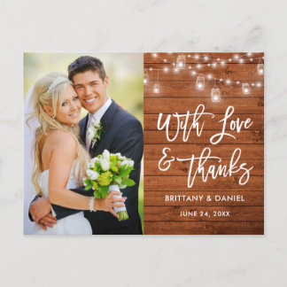 Brush Script Wood Lights Liebe und Dank Hochzeit Postkarte