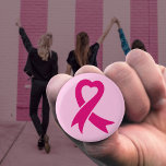 Brustkrebs-Bewusstseinsband<br><div class="desc">Das rosa Band ist zum universellen Symbol für Brustkrebs geworden, indem sie das Bewusstsein schärft, die Unterstützung leistet und Frauen solidarisch zusammenbringt.</div>