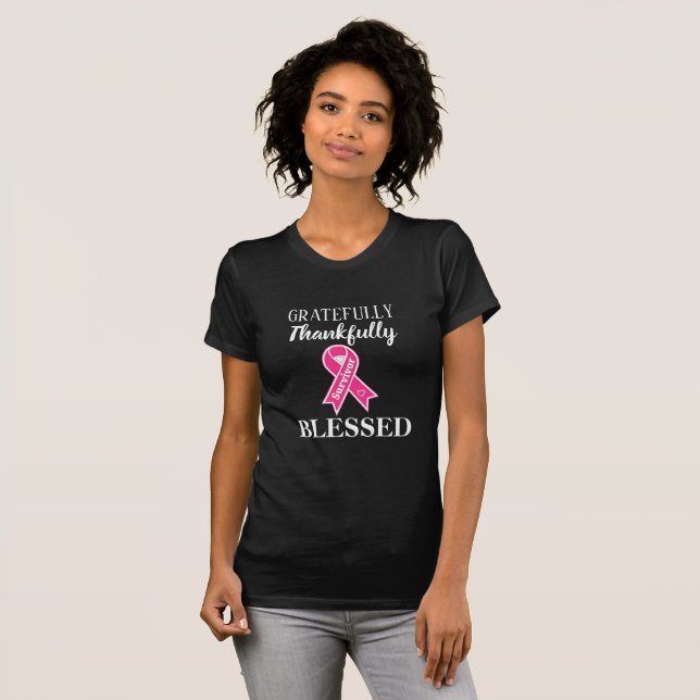Brustkrebs-Überlebende gesegnet T-Shirt (Vorne ganz)