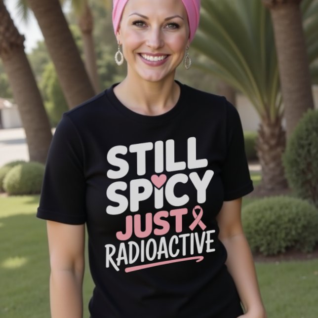 Brustkrebs-Überlebende kämpfen gegen den rosafarbe T-Shirt (Von Creator hochgeladen)