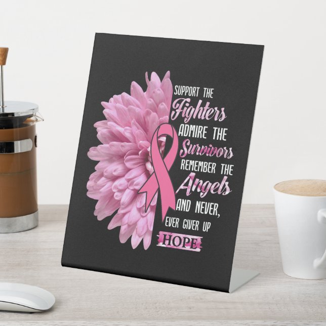 Brustkrebs unterstützt das Geschenk der Kämpfer fü Sockelschild (In SItu)
