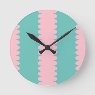 Bubblegum pink und aquamarin, einzigartiges Muster Runde Wanduhr