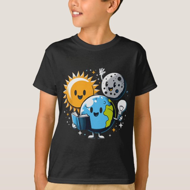 Buch Earth Moon Sun Funny Total Solar Ecli lesen T-Shirt (Vorderseite)