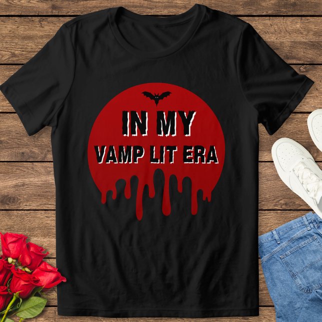 Buch Lover in My Vamp Lit Ära Tri-Blend Shirt (Von Creator hochgeladen)