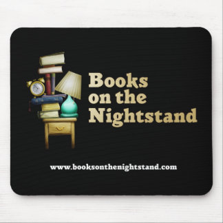 Bücher auf dem Nightstand Mousepad
