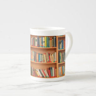 Bücher im Hintergrund der virtuellen Bibliothek Prozellantasse