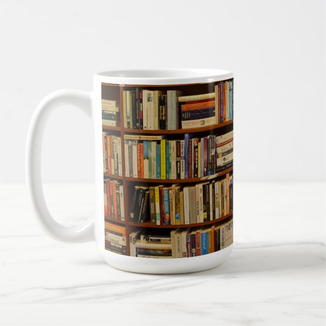 Bücher in der Bibliothek Kaffeetasse (Links)
