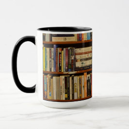 Bücher in der Bibliothek Tasse