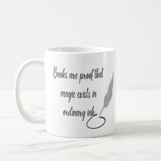 Bücher sind der Beweis dafür, dass Magie in gewöhn Kaffeetasse (Links)