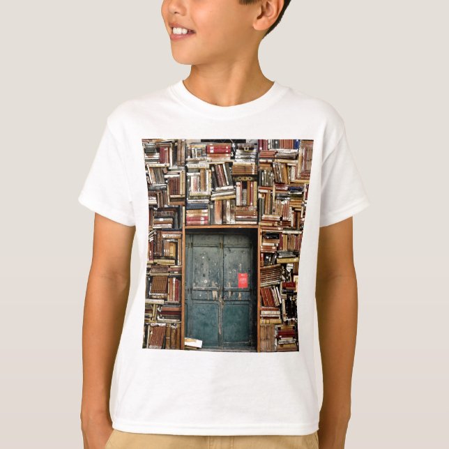 Bücher und Bücher T-Shirt (Vorderseite)