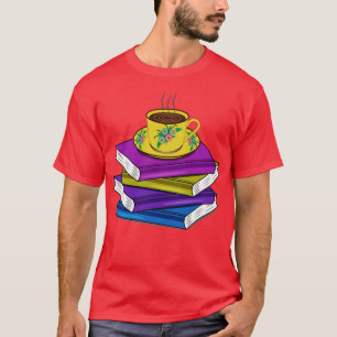 Bücher und heißer Kaffee T-Shirt
