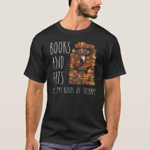 Bücher und Katzen sind meine Art von Therapie Nerd T-Shirt