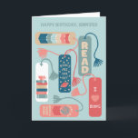 Bücher und Lesezeichen zum Lesen Illustriert zum G Karte<br><div class="desc">Senden Sie personalisierte Geburtstagwünsche mit dieser Geburtstagskarte an Ihren Lieblingsleser. Es zeigt Lesezeichen mit lustigen Leseschwägen in Korallentönen, Bräunen, aquamarinem Blau und Salbei-Grün-Set vor einem hellgrün geprägten Hintergrund. Sowohl die Nachricht auf der Vorderseite als auch der buchstäbliche Gruß innen können mit Ihrem eigenen Gruß angepasst werden. Es eignet sich hervorragend...</div>