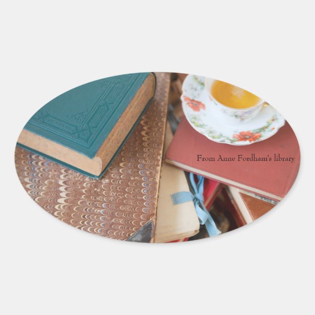 Bücherhalle mit Tee Ovaler Aufkleber (Vorderseite)
