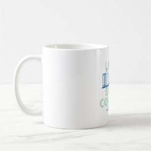Bücherliebhaber Leser fehlt Regal Kontrolle Kaffeetasse