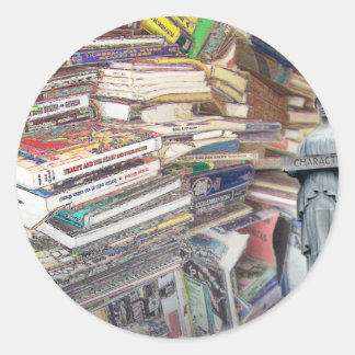 Bücherstapel Runder Aufkleber