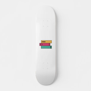 Bücherstapel Skateboard