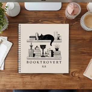 Buchliebhaber-Couch-Bücherregal-Booktrovert-Monogr Notizbuch