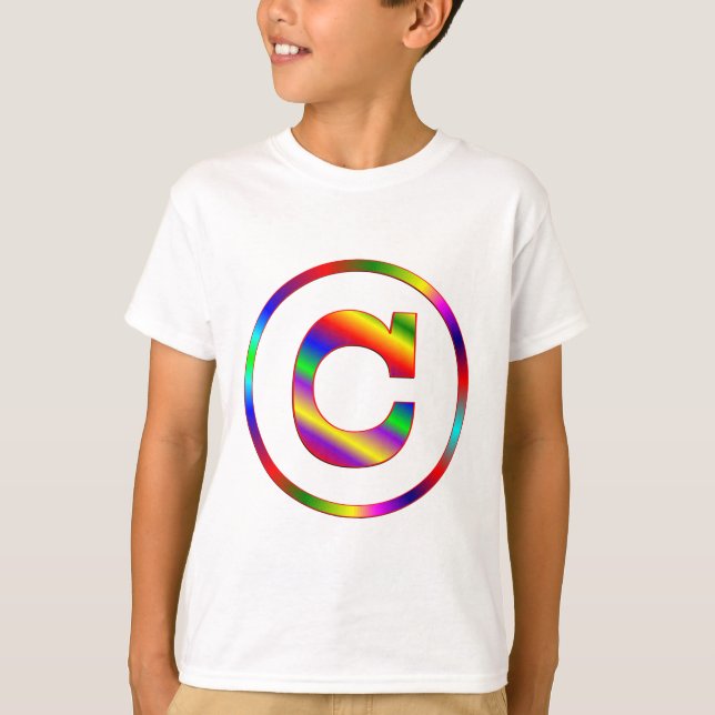 Buchstabe C Rainbow T-Shirt (Vorderseite)