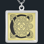 Buchstabe C Vintage Knotentonografie Versilberte Kette<br><div class="desc">Celtic Knot Letter C Der Hauptstadt Letter C wickelt sich um einen Vintagen keltischen Knoten. Dieses Vintage " C " ist ein wunderbares Monogramm für das " C " jemand in Ihrem Leben! Dieses erste C wird in einem sehr verzierten Schriftstil gemacht, typisch für das alte Englisch und die alte...</div>