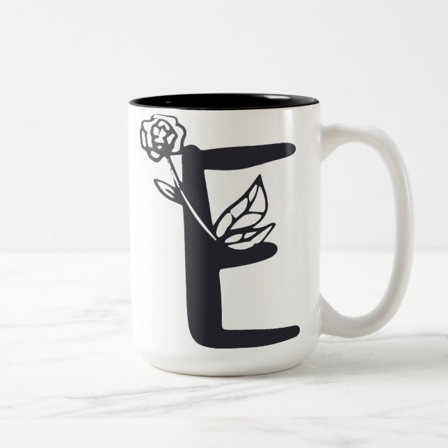 Buchstabe E Zweifarbige Tasse (Rechts)
