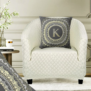 Buchstabe K Monogramm Vintage symmetrisches Muster Kissen