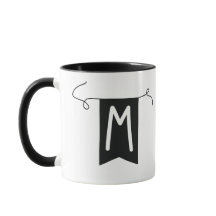 Buchstabe „M“ Becher