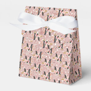 Buchstabe M Geschenkschachtel