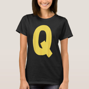Buchstabe Q groß und fett in gelb T-Shirt
