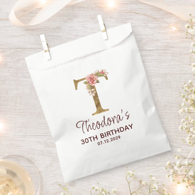 Buchstabe T Gold Monogramm Blush Rosa Rosen Geschenktütchen (Ausgeschnitten)