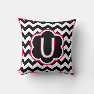Buchstabe U Schwarz-Weiß-Chevron-Monogramm Kissen